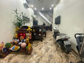 Cần tiền bán gấp! Trương Định - nhà đẹp ở ngay - ngõ thông - 35m2, 4 tầng, chỉ 5,x tỷ (x mầm non)