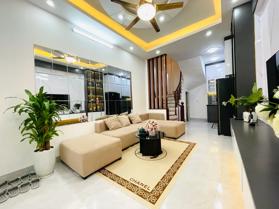 Bán Nhà Kim Giang. Hoàng Mai. DT 31m2. MT 3.5m. . 5 Tầng. Giá 8.3 Tỷ