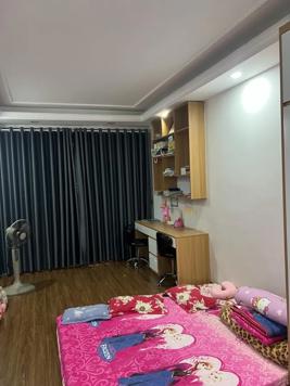 Bán Nhà Kim Giang. Hoàng Mai. DT 30m2. MT 3.3m. 5 Tầng. Giá 7.8 Tỷ.