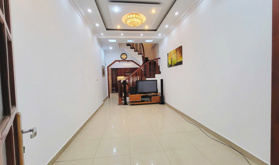 PHÂN LÔ HOÀNG QUỐC VIỆT – 35M X 5T – GẦN PHỐ – Ô TÔ – KD – NHỈNH 10 TỶ