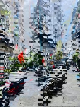 Khu đẳng cấp HOÀNG VIỆT - ÚT TỊCH, 52m2 -> mặt tiền gần 4.5m xe hơi ngủ nhà, CHỈ 8 TỶ.