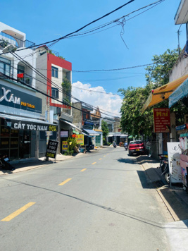 Vị trí đẹp - bán lô đất đường 8m - 107.3m2 full thổ cư ngang 4m5 - đường 109 P. Phước Long B - 8tỷ5