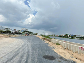 Bán 2 lô đất liền kề có nhà cấp 4 hẻm nhựa 8m vào 1 trục Kênh Tham Lương - Sát Nguyễn Oanh. 4.2x15m