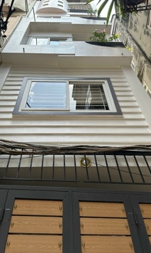 Hoàng Hoa Thám-Nhà Dân Xây 5 Tầng-Sẵn Ô Chờ Thang Máy-Lô Góc 2 Thoáng-Ngõ Thông 52m; Chỉ 10.5 tỷ