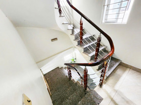 CHỈ 6,7 TỶ CÓ NHÀ LONG BIÊN 35M2 ĐẸP DÂN XÂY 4 TẦNG, OTO ĐỖ CỔNG, 3 THOÁNG, RA MP 30M