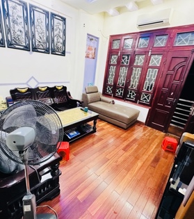 NHÀ RIÊNG PHỐ LẠC LONG QUÂN- TÂY HỒ. NHÀ DÂN XÂY 5 TẦNG. LÔ GÓC 2 THOÁNG . 20M OTO TRÁNH. 11.9 TỶ