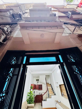 Bán nhà dân tự xây ở ngõ 68 Câu giấy 5 tầng, nhà đẹp, ảnh thực tế