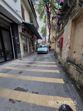 Chủ cần thanh khoản gấp, Nghi Tàm, Full Nội Thất, Ở Luôn, 35M, 4 Tầng, 10.96 Tỷ