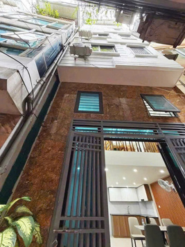 CẦU GIẤY – 40M – 5T – MT 4M – GẦN Ô TÔ – GẦN PHỐ – 2 THOÁNG – NHỈNH 9 TỶ