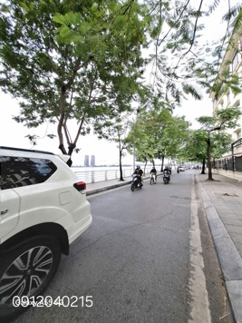 BÁN NHÀ LẠC LONG QUÂN, Ô TÔ VÀO NHÀ, Ô CHỜ THANG MÁY, PHÒNG XÔNG HƠI NHƯ SPA, 50M, 17.6 TỶ