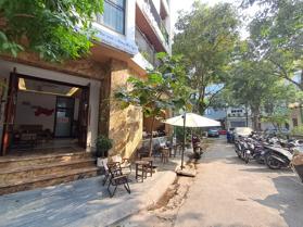 Bán Nhà Nguyễn Khánh Toàn. Cầu Giấy. Thang Máy. Lô Góc. Ô Tô. DT 112m2. MT 23m. Giá 69,5 Tỷ.