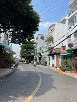 Bán nhà cấp 4, ngang 5m x 19m / 94m2 đường 12m có lề tiện xây mới căn hộ dịch vụ - Giá bán 12,5 tỷ