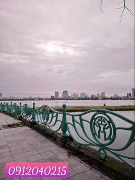 Bán Nhà Lạc Long Quân, lô góc, dân xây, 2 cửa mở, thoáng sáng, 36m, 4 tầng, 9.5 tỷ.