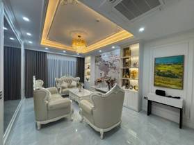 Giảm chào khủng - nhà phố Hoàng Cầu - 5 tầng thang máy - 40m2 - gần hồ. gần ô tô