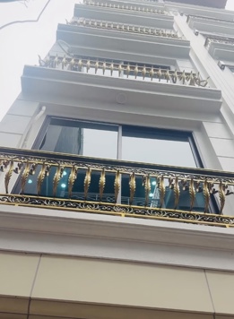 PHÂN LÔ PHỐ LẠC LONG QUÂN, TÂY HỒ- 6 TẦNG THANG MÁY- 7 CHỖ NẰM TRONG NHÀ - 2P RA HỒ TÂY. 18.5 Tỷ