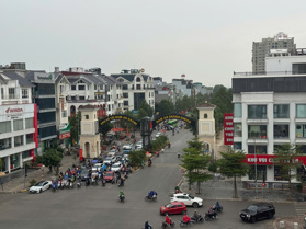 Bán 45m ngay mặt đường 72 giá 6,4 tỷ