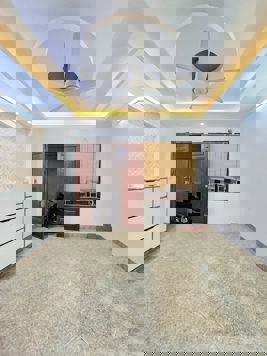 Bán nhà Cầu Giấy, 32m2 x 5 tầng, gần phố, giá 8,7 tỷ