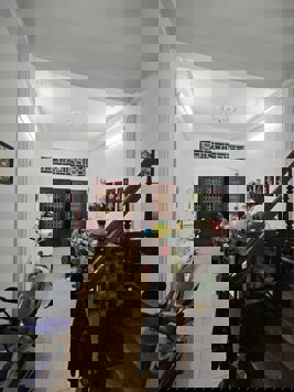 Nhà Mặt Ngõ Kinh Doanh - Ô tô đỗ cửa - Phạm Văn Đồng - Cầu Giấy 35m2 x mt 4.7m, giá 10tỷ2