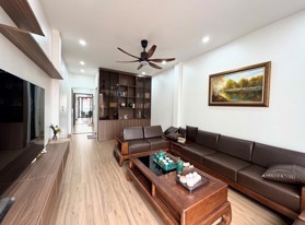 Bán nhà Nguyễn Chí Thanh_thang máy_ô tô đỗ cửa_2 mặt thoáng_kinh doanh đỉnh_giá chào 29 tỷ