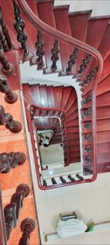 Bán Nhà Đường Cầu Giấy. Cầu Giấy. Ô Tô. DT 161m2. MT 7.7m. 4 Tầng. Giá 45.8 Tỷ