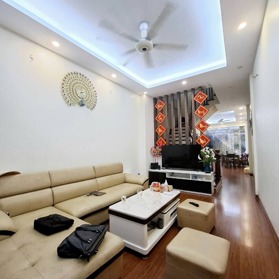 Bán nhà 70mx4 tầng giá 13,2 tỷ. Khu vực sầm uất tiện ích bủa vây