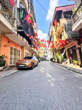 TRUNG TÂM TÂY HỒ- PHÂN LÔ Ô TÔ TRÁNH- GARA Ô TÔ- BÁN NHÀ LẠC LONG QUÂN- GIÁ 15.8 TỶ CÓ TL