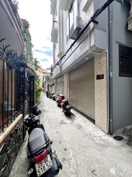 Bán nhà Kim Ngưu 41mx6 tầng, 4 ngủ. Nhà cách ô tô 10m. Tiện ích bủa vây. Giá 13,5 tỷ