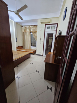 Cho thuê nhà 238 Hoàng quốc việt 3,5 tầng full đồ vào ở ngay, nhà đẹp