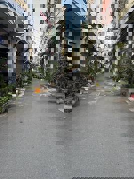 Bờ Kè - QUẬN 3, CƯ DÂN ĐỒNG BỘ, XE HƠI NGỦ NHÀ, 4 LẦU LUNG LINH - AN SINH TUYỆT ĐỈNH.