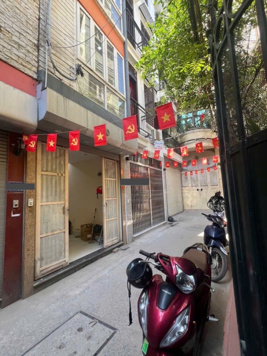 NHÀ ĐẸP – LẠC LONG QUÂN 31m² x 5 TẦNG – NGÕ THÔNG NHIỀU HƯỚNG – NGÁCH Ô TÔ QUA NHÀ 