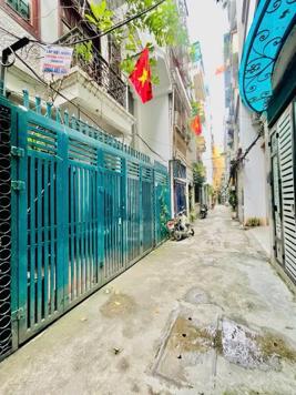 Bán Nhà Thái Hà. Đống Đa. DT 61m2. MT 5.4m. 4 Tầng. Giá 18.9 Tỷ.