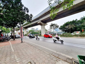 Bán gấp nhà mặt phố Hoàng Cầu, DT 300m2 MT 12m giá rẻ như nhà mặt ngõ