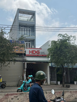 Bán nhà vị trí đẹp mặt tiền Huỳnh Tấn Phát, Nhà Bè, 4 lầu. Giá 17,5 tỷ