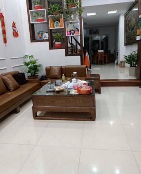 Bán nhà Nguyễn Chí Thanh_lô góc_ô tô đỗ cửa, ngủ nhà_3 thoáng_50m2_giá chào 24 tỷ