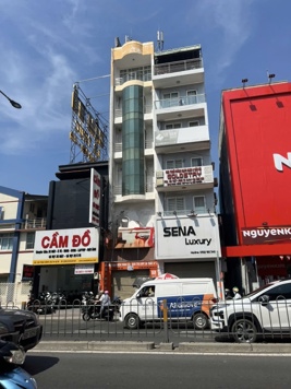 Bán nhà mặt phố hàng hiếm tại Phan Đăng Lưu, Phú Nhuận 6 tầng - Giá 30 Tỷ.