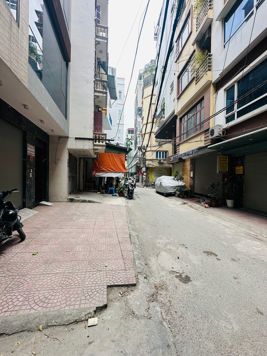 Bán Nhà Đường Láng. Đống Đa. 8 Tầng Thang Máy. Ô Tô. DT 74m2. MT 5.5m. Giá 31.3 Tỷ.