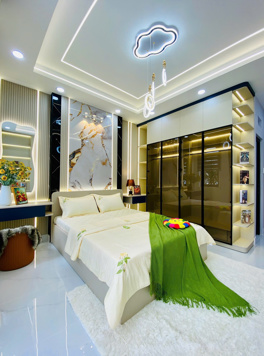 KCX Nguyên Hồng diện tích chuẩn (4x16m) 5 tầng cạnh công viên có thể ở - kinh doanh. Gía 14 tỷ