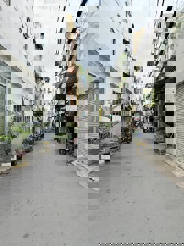 VỊ TRÍ VIP, 4 CHỖ NGỦ NHÀ - ĐỐI DIỆN CV LÊ THỊ RIÊNG - HẬU BỜ KÈ, 65M2 A4 2 TẦNG - 9 TỶ