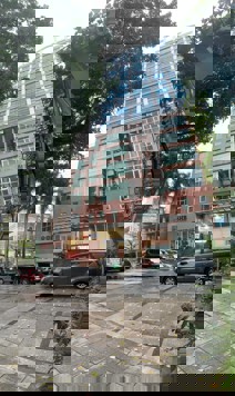 BÁN TÒA NHÀ MẶT PHỐ ĐỘI CẤN. 1750M2 XÂY 21 TẦNG. THANG MÁY.