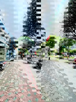 BÁN NHÀ MẶT PHỐ KHƯƠNG ĐÌNH. 65M2 - 7 TẦNG. THANG MÁY. KINH DOANH. VỈA HÈ RỘNG.