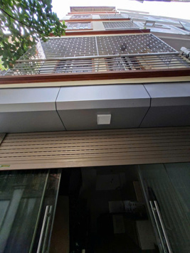 Bán nhà Cầu Giấy, Oto đỗ sát cửa, nhà 30m2 x6 tầng x mặt tiền 4.3m, giá 10,5 tỷ