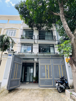 Bán biệt thự đường số Phạm Hữu Lầu, Phú Mỹ, Quận 7, Dt 7x16m, 3 lầu. Giá 16,9 tỷ