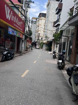 Bán Nhà Mặt Phố Hoa Bằng. Cầu Giấy. Lô Góc. Ô Tô. DT 210m2. MT 5m. 5 Tầng. Giá 55 Tỷ. 