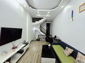 Bán Nhà Lạc Long Quân. Tây Hồ. DT 34m2. MT 3.4m. 5 Tầng. Giá 9.2 Tỷ