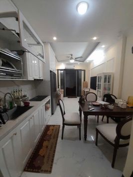 Bán Nhà Chợ Khâm Thiên. Đống Đa. DT 29m2. MT 3.2m. 4 Tầng. Giá 6.62 Tỷ.