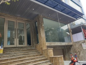 BÁN TÒA KHÁCH SẠN 4 SAO MẶT PHỐ THỌ THÁP. 150M2 - 9 TẦNG. THANG MÁY. MT 9M.