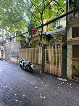 Bán nhà Hoàng Cầu_ô tô ngủ nhà_sát phố_qh ổn định_65m2_giá chào 27 tỷ