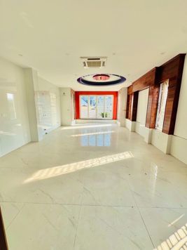 Bán nhà Hoàng Cầu_ô tô tránh_kd sầm uất_thang máy_90m2_giá chào 58 tỷ