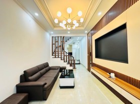 Bán nhà Yên Lãng_ở cực sướng_45m2_5 tầng chắc chắn_20m ra ô tô_giá chào 11,5 tỷ