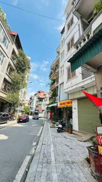 Bom Tấn Khách Sạn đẹp nhất Ba Đình, 35 phòng theo tiêu chuẩn chủ tịch _ 5 tỷ /năm